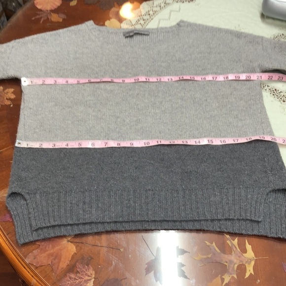 360 Wool Cashmere Colorblock Gray Sweater - Picture 5 of 9